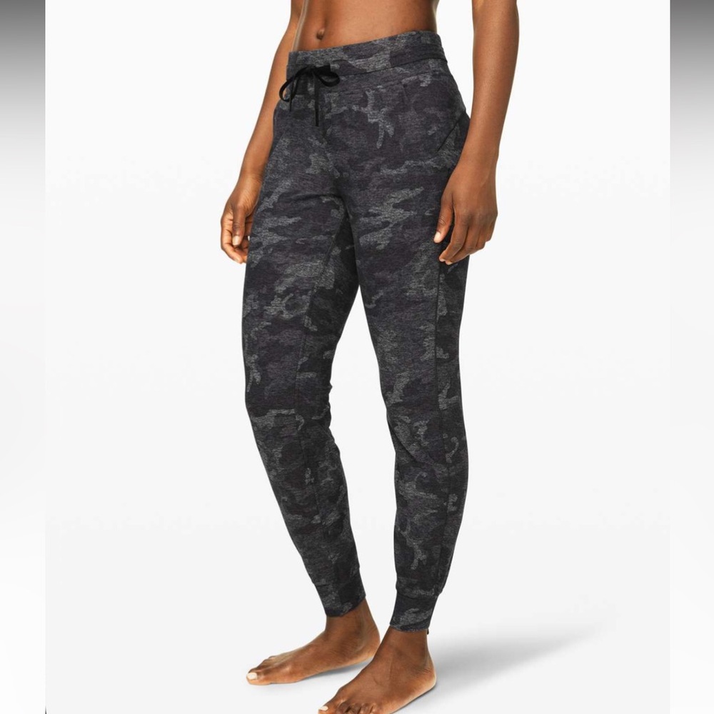 Lululemon Ready To Rulu Pant Jogger
Incognito Camo HTR Black